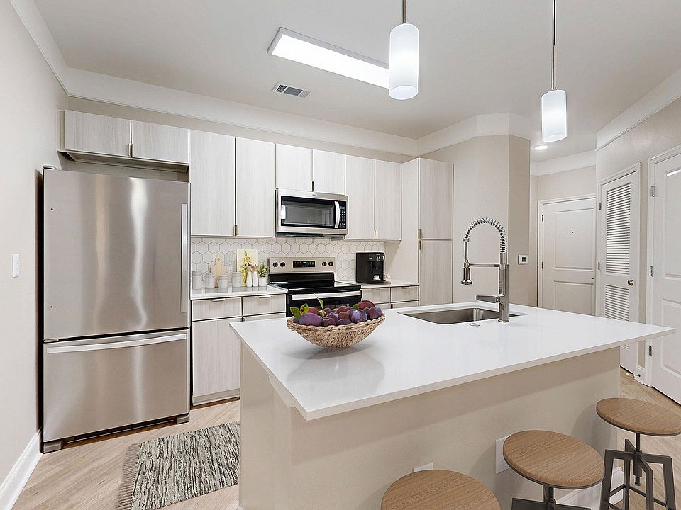 Newly Renovated Kitchen with Breakfast Bar