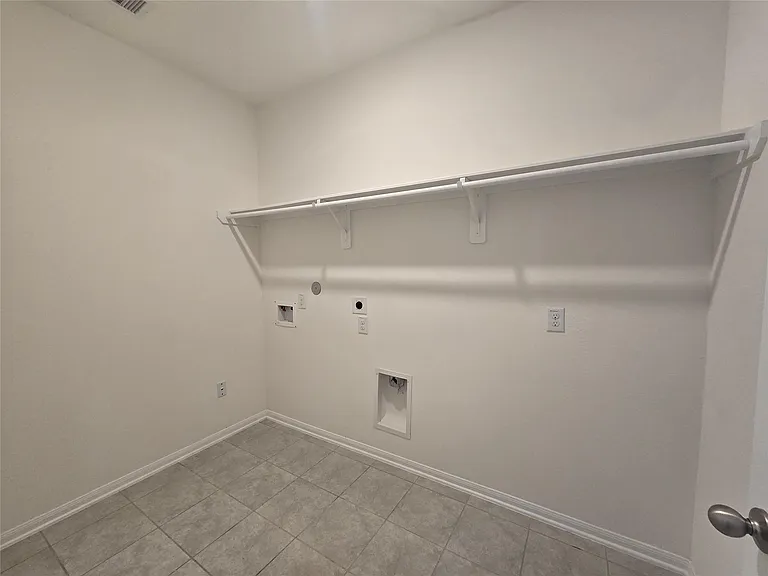 7318 Parkview Dr — Photo 3