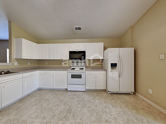 3rd image of 1319 Bishop Pine Dr