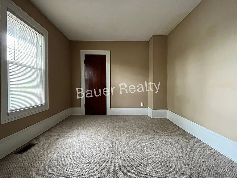 330 Dorchester St — Photo 27