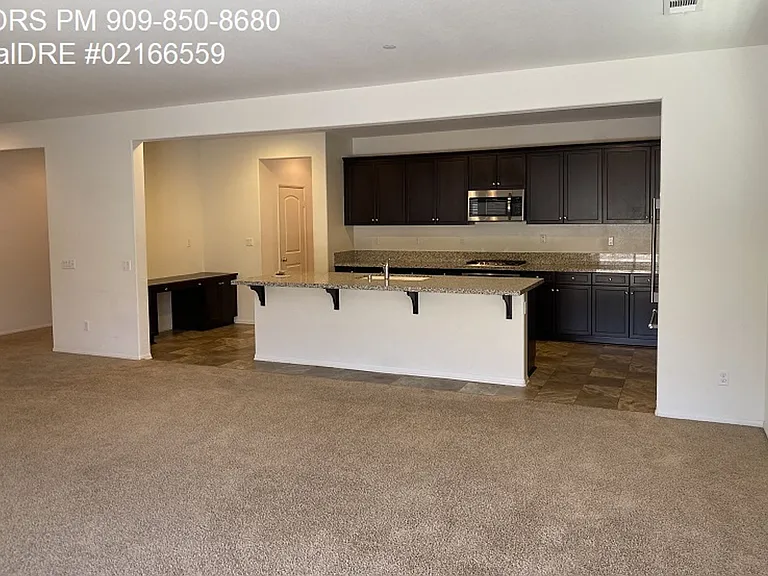 3253 Quarry Dr — Photo 2