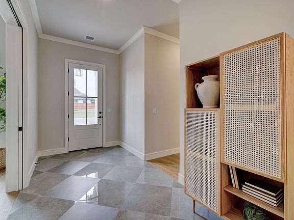 3rd image of 4016 Stone Hill Ln