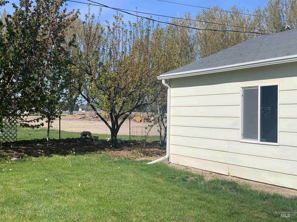 428 Orchard Dr, Gooding, ID 83330