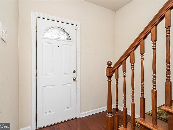 3rd image of 412 Schiller Ave
