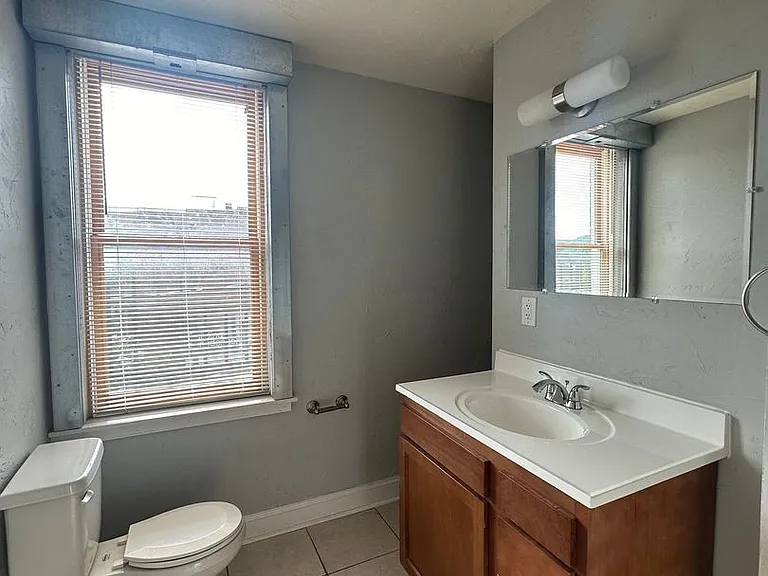 1021 East Carson Street — Photo 18