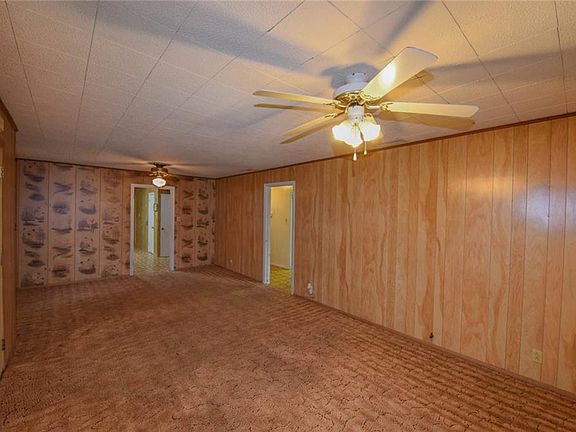 5th image of 207 Barker St