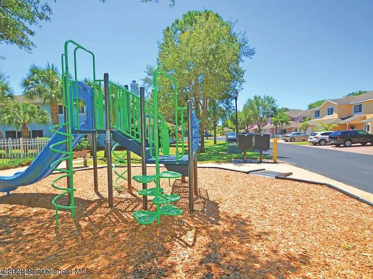 400 Yellow Tail Ln #101 — Photo 4