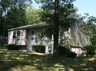 3 Fern Dr, Hopkinton, RI 02833