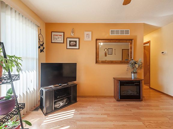 5th image of 601 S Cree Ct