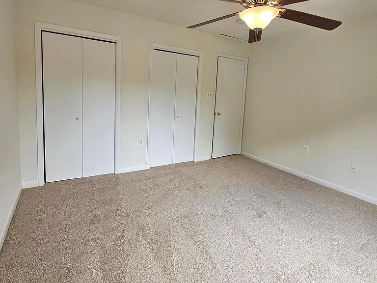 1108 N Rockingham St — Photo 20