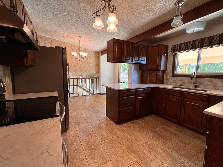 3254 Fernwood Ln — Photo 11