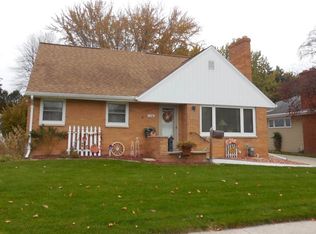 1238 Bond St, Green Bay, WI 54303
