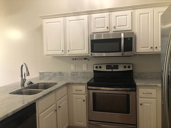 3rd image of 718 Dellwood Dr