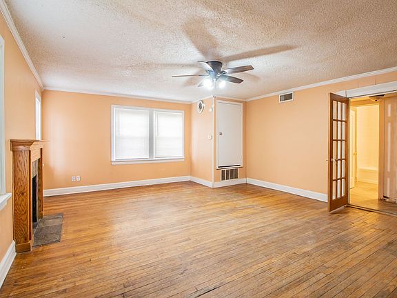 3rd image of 2203 20th St