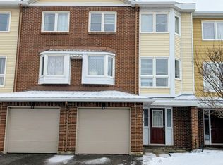 3D Crestlea Cres, Pineglen, ON K2G4N1