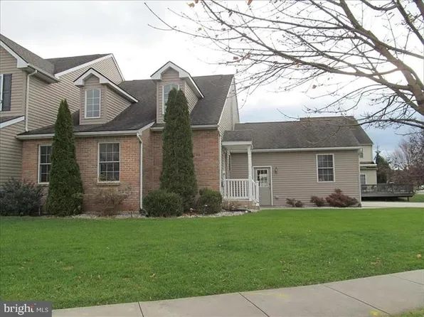 1402 Mohr Cir, Macungie, PA 18062