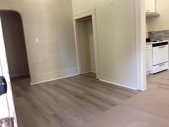 5th image of 116 Sycamore St APT 2