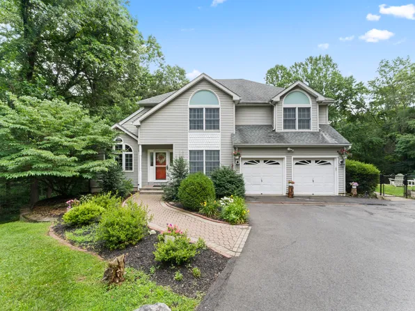 17 Raven Crest Drive, Bethel, CT 06801