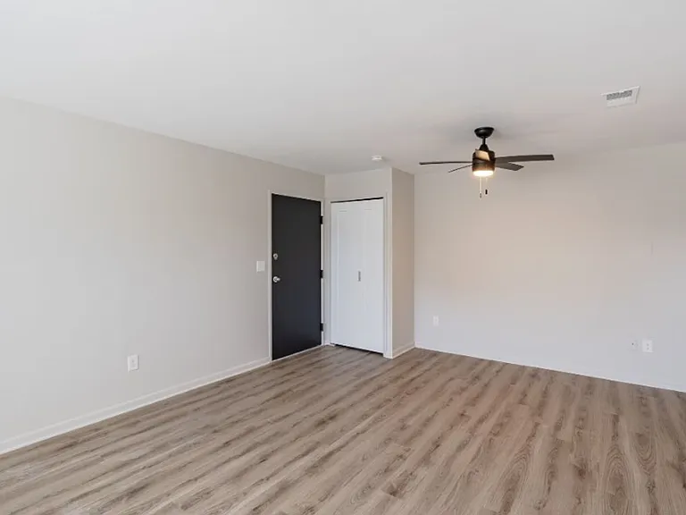 620 S Center St — Photo 6