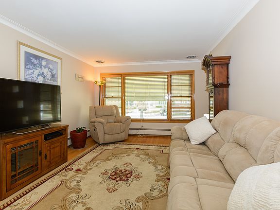 2nd image of 10513 S Keeler Ave