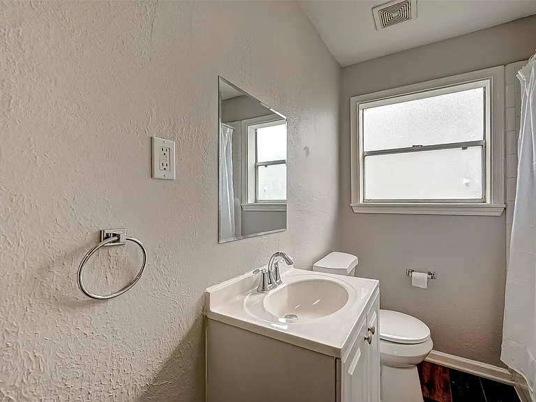 1510 Walton St — Photo 12
