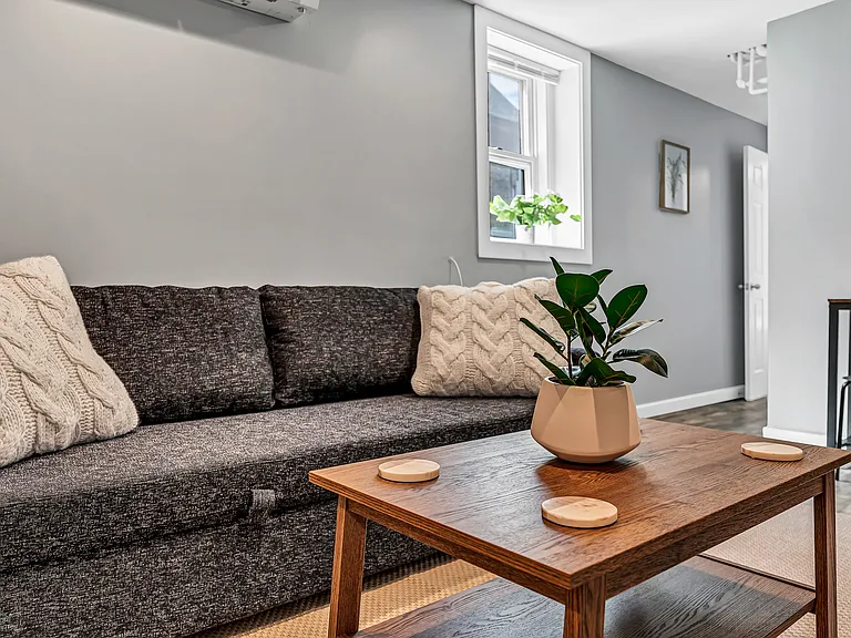 3638 W Cornelia Ave — Photo 16
