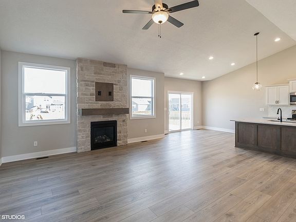 3rd image of 2507 NW Linwood Ct