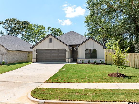 5th image of 2241 Dogwood Park Blvd