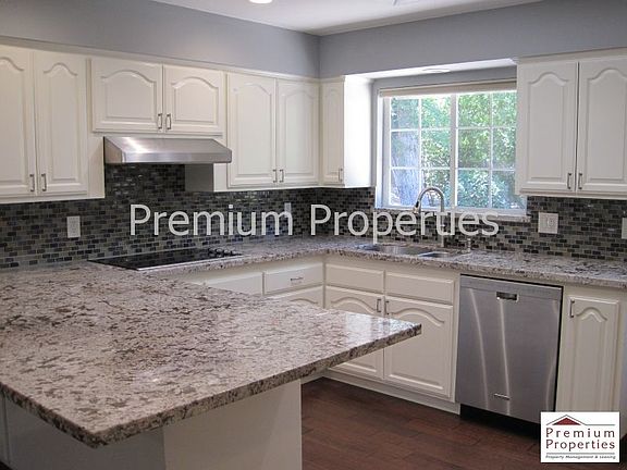4th image of 108 Golden Hill Pl