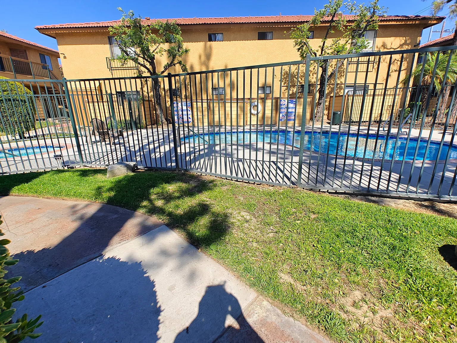 Acacia Garden Apartments — Photo 2