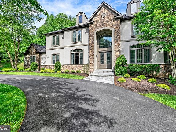 3rd image of 11702 Huntsworth Ln