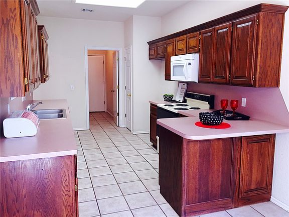 5th image of 3808 Harmony Dr