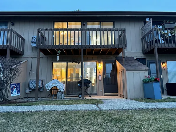 63 Aspen Colony APT 3, Fox Lake, IL 60020