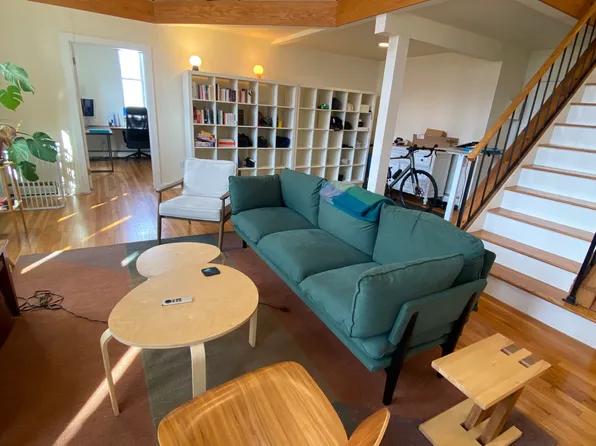 238 Columbia St #3W, Cambridge, MA 02139