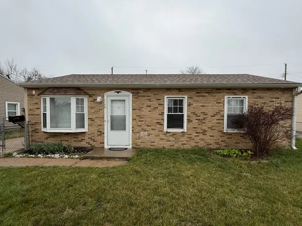 1114 Hiatt St, Carter Lake, IA 51510