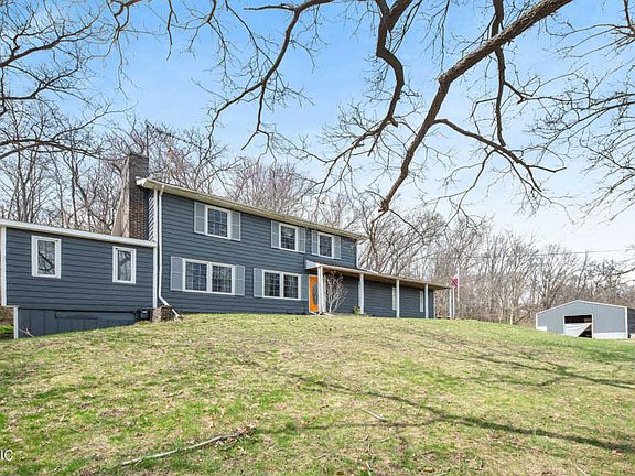 3rd image of 3737 Grand River Dr NE
