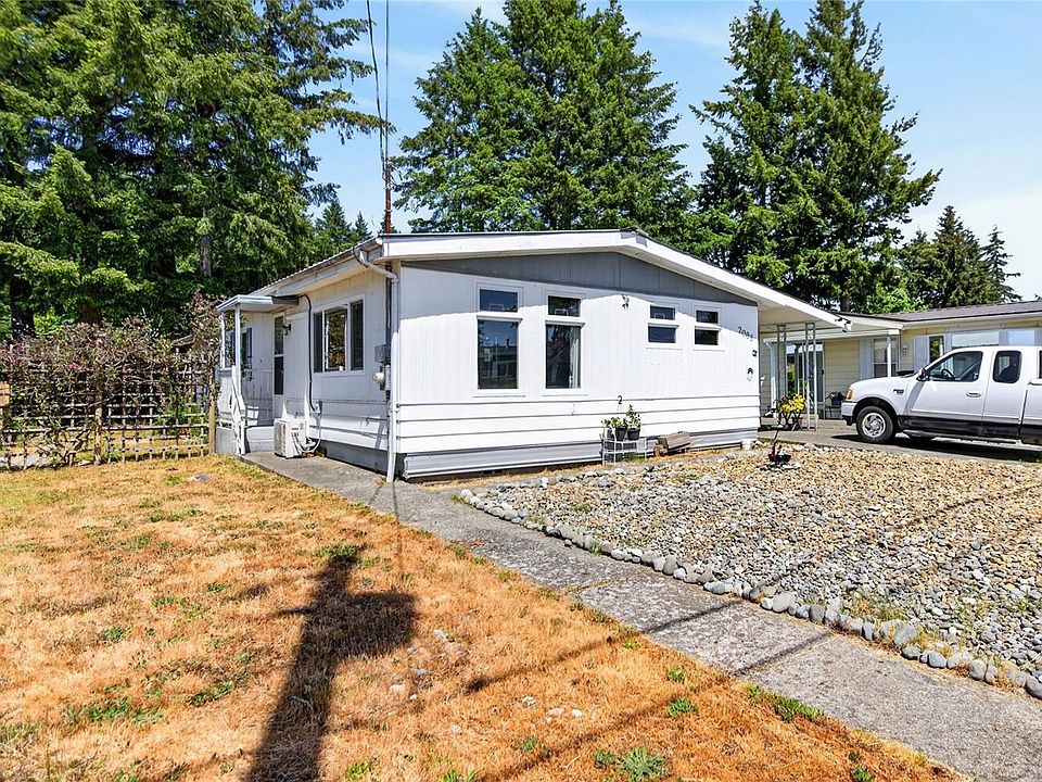 1st image of 2068 4th St E