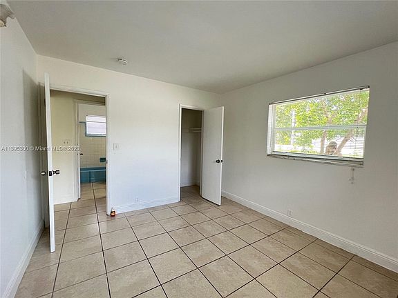 4th image of 4340 NW 21st Ave #1