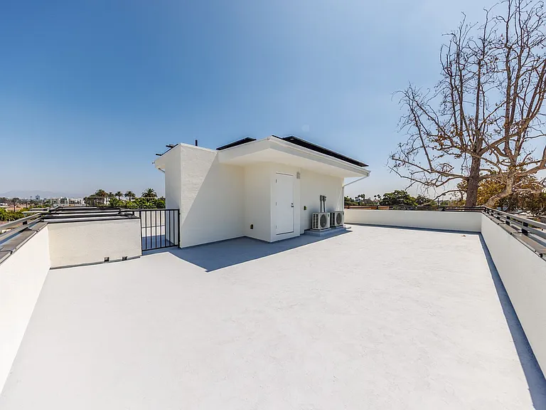 3015 Alsace Ave — Photo 99