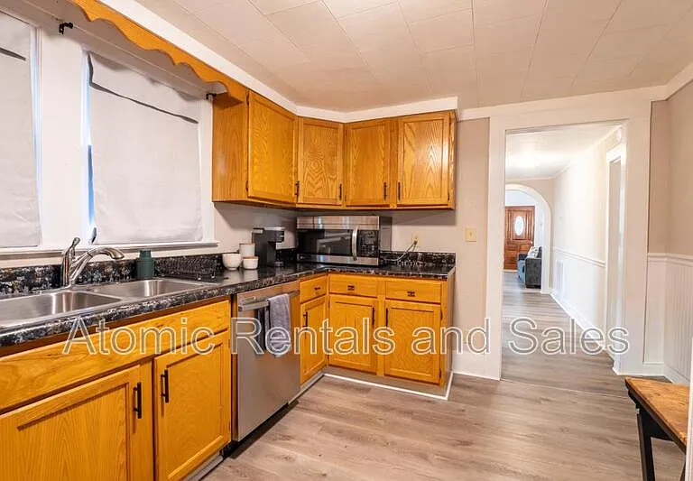 703 W 2nd Ave — Photo 19