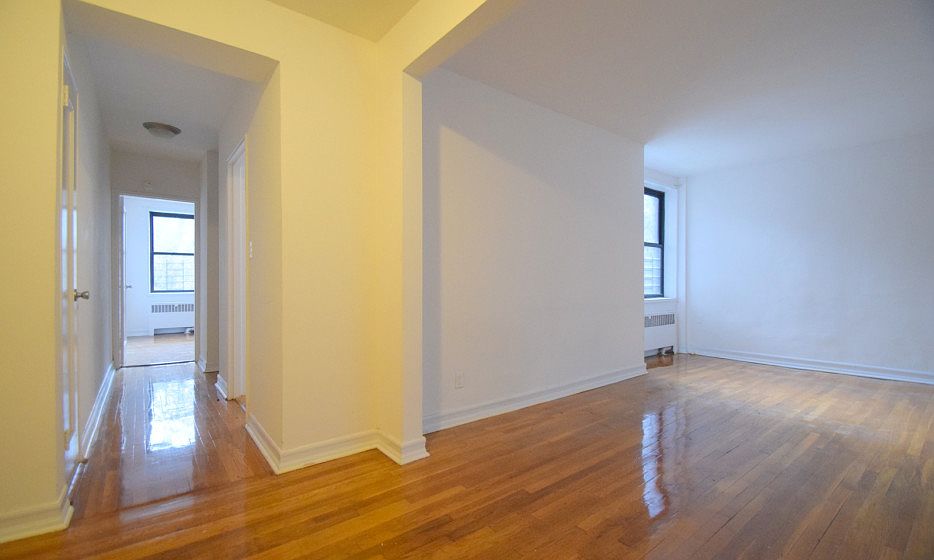 River Hill Gardens - Living Room - M81-02D