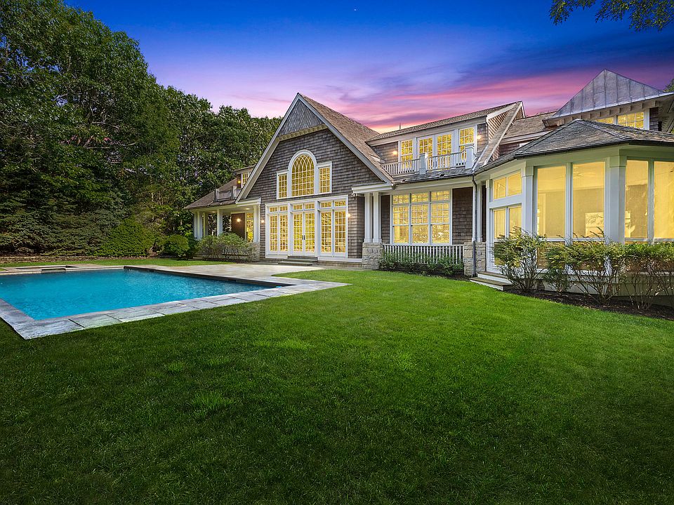1st image of 3 W Hills Ct
