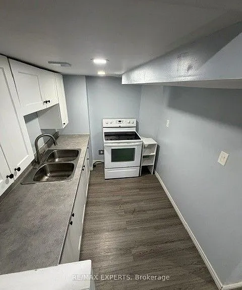 87 Spruce Pine Cres — Photo 3