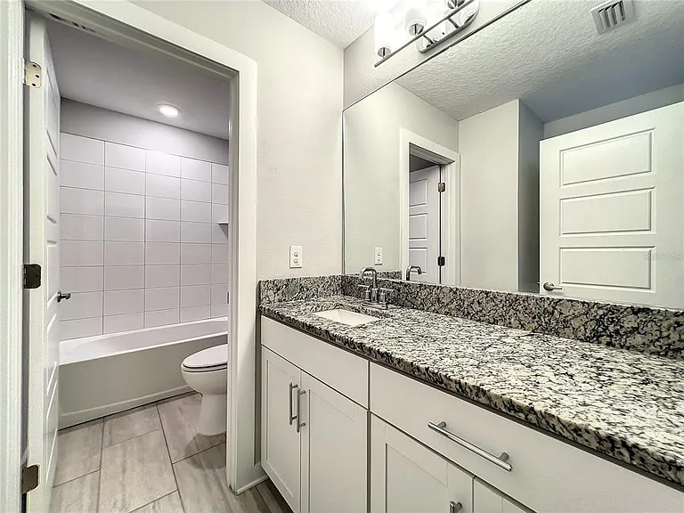 3715 W Wisconsin Ave #3 — Photo 41
