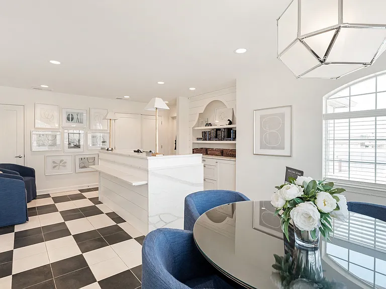 Sundance Apartments — Photo 37