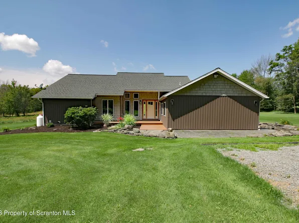 761 Day Rd, Montrose, PA 18801
