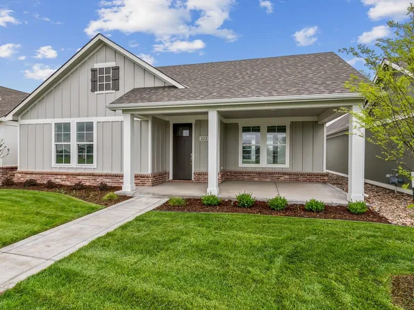 322 W Pepper Tree Rd, Andover, KS 67002
