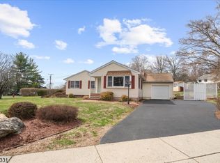 35 Marudy Dr, Clinton Town, NJ 08809