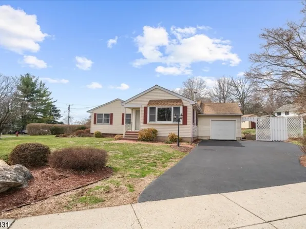 35 Marudy Dr, Clinton Town, NJ 08809