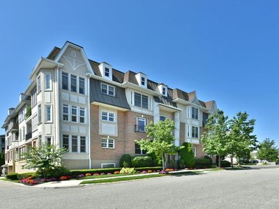 415 Pacing Way, Westbury, NY, 11590